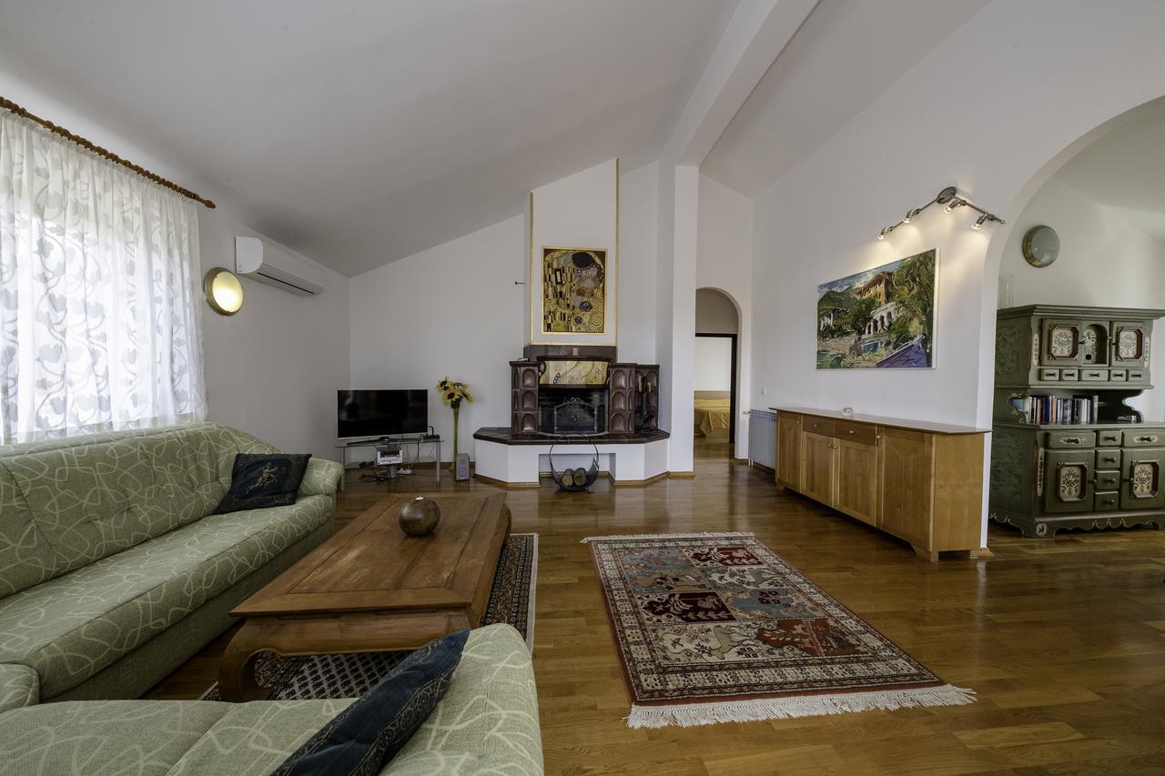 Apartments Dedic سوبيتارسكا دراغا المظهر الخارجي الصورة