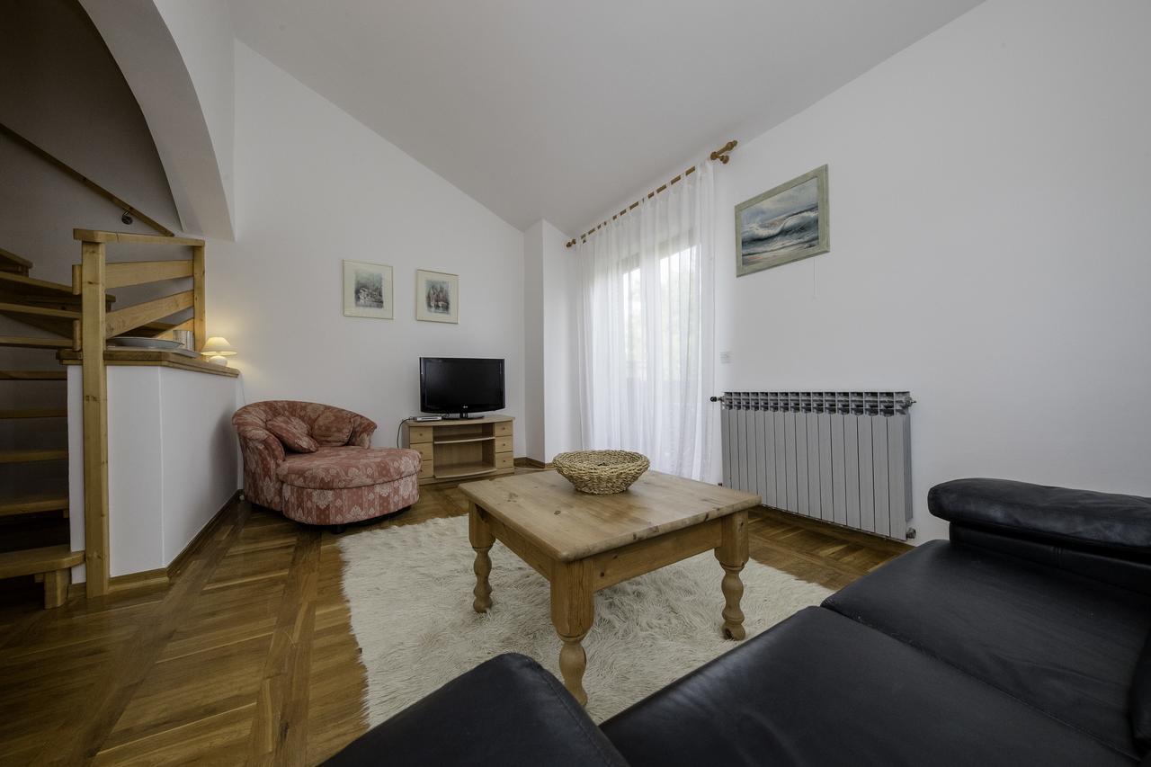 Apartments Dedic سوبيتارسكا دراغا المظهر الخارجي الصورة