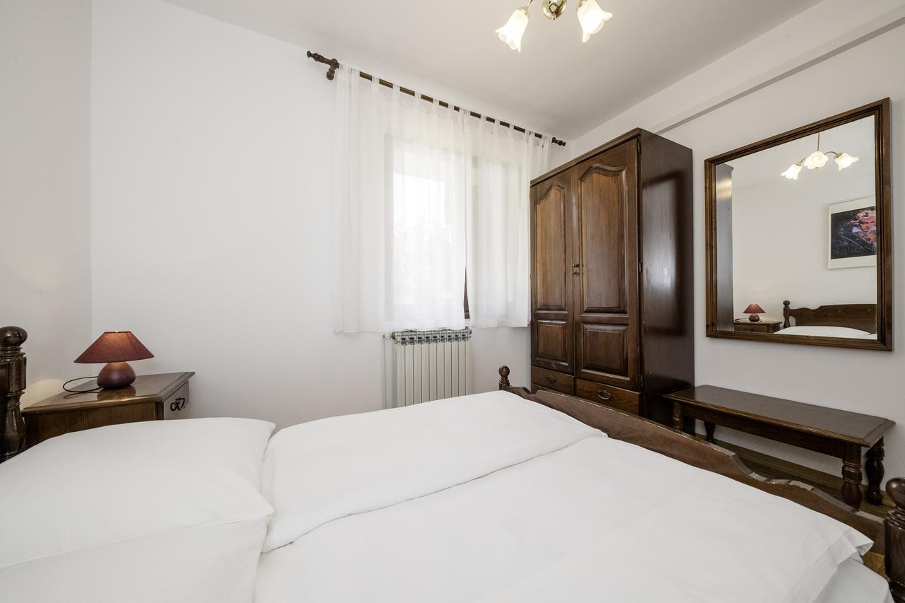 Apartments Dedic سوبيتارسكا دراغا المظهر الخارجي الصورة